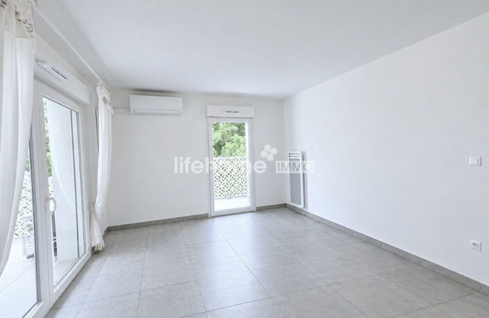 T2 EN PARFAIT ETAT AVEC TERRASSE DE 10M2 — photo 3