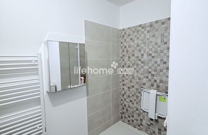 T2 EN PARFAIT ETAT AVEC TERRASSE DE 10M2 — photo 4
