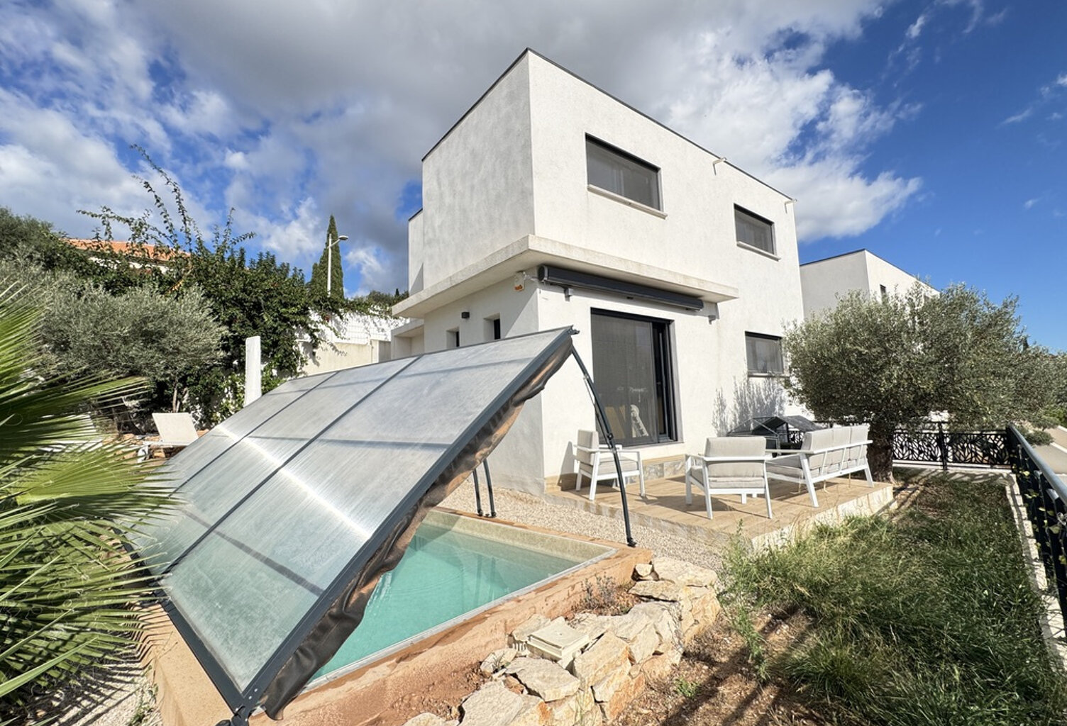 LA GARDE   Maison récente avec piscine dans résidence fermée — photo 1