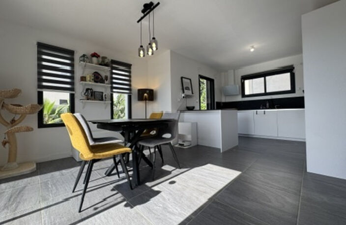 LA GARDE   Maison récente avec piscine dans résidence fermée — photo 4