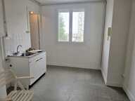 FECAMP : APPARTEMENT AVEC GRAND BALCON A 2 PAS DU CENTRE A PIED — photo 3
