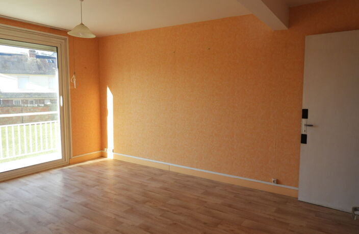 FECAMP : APPARTEMENT AVEC GRAND BALCON A 2 PAS DU CENTRE A PIED — photo 5