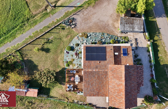 Maison en pierre avec jardin — photo 2