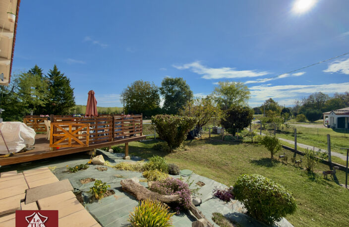 Maison en pierre avec jardin — photo 3