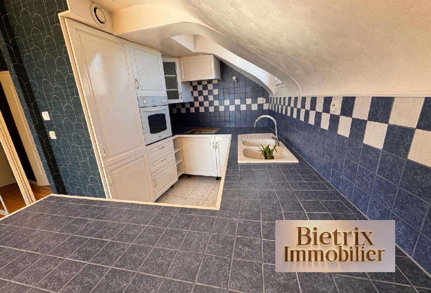 Vente commerce 2 pièces 28 m² L'Isle-Adam (95290) — photo 1