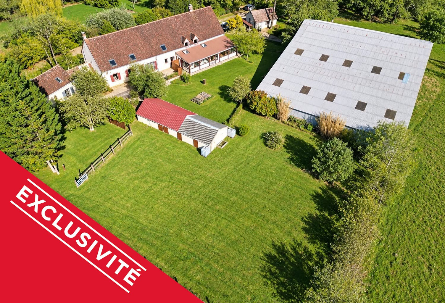 UNE PROPRIÉTÉ D'EXCEPTION AU COEUR DE LA CAMPAGNE - 423 M² HABITABLES, GÎTES & INSTALLATIONS ÉQUESTRES — photo 1