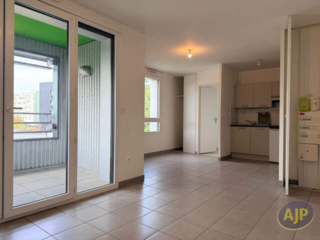 GRAND T2 2015 ST HERBLAIN — photo du bien