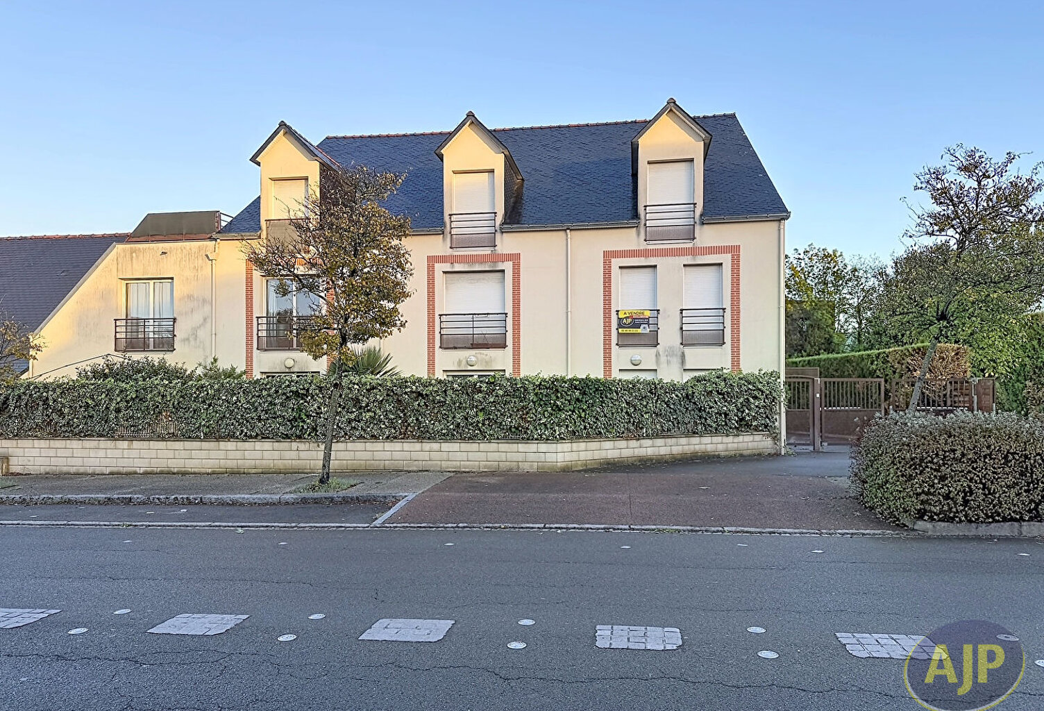 GRAND T2 ST HERBLAIN BOURG — photo 1