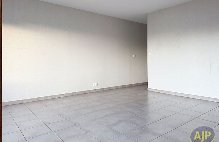 GRAND T2 ST HERBLAIN BOURG — photo 5