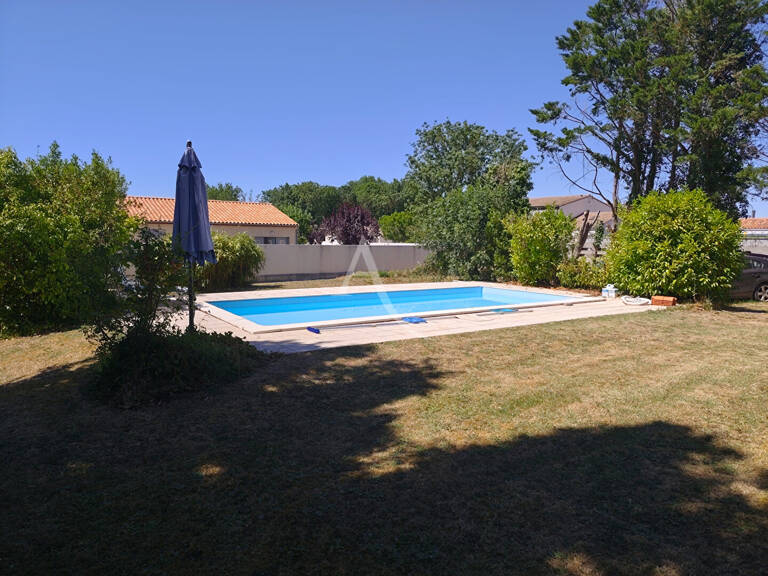 Terrain 570 m² avec piscine, quartier la Mauratière, Rochefort — photo 1