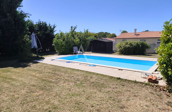 Terrain 570 m² avec piscine, quartier la Mauratière, Rochefort — photo 2