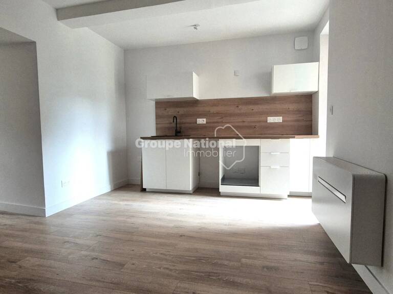 ST DIDIER APPARTEMENT ENTIEREMENT RENOVE AVEC COUR — photo 1
