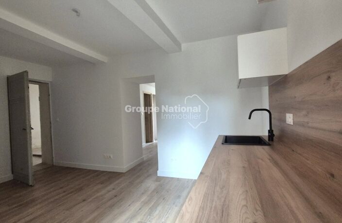 ST DIDIER APPARTEMENT ENTIEREMENT RENOVE AVEC COUR — photo 5