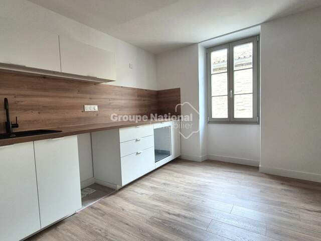 ST DIDIER BEL APPARTEMENT 2 CHAMBRES ENTIEREMENT RENOVE — photo du bien