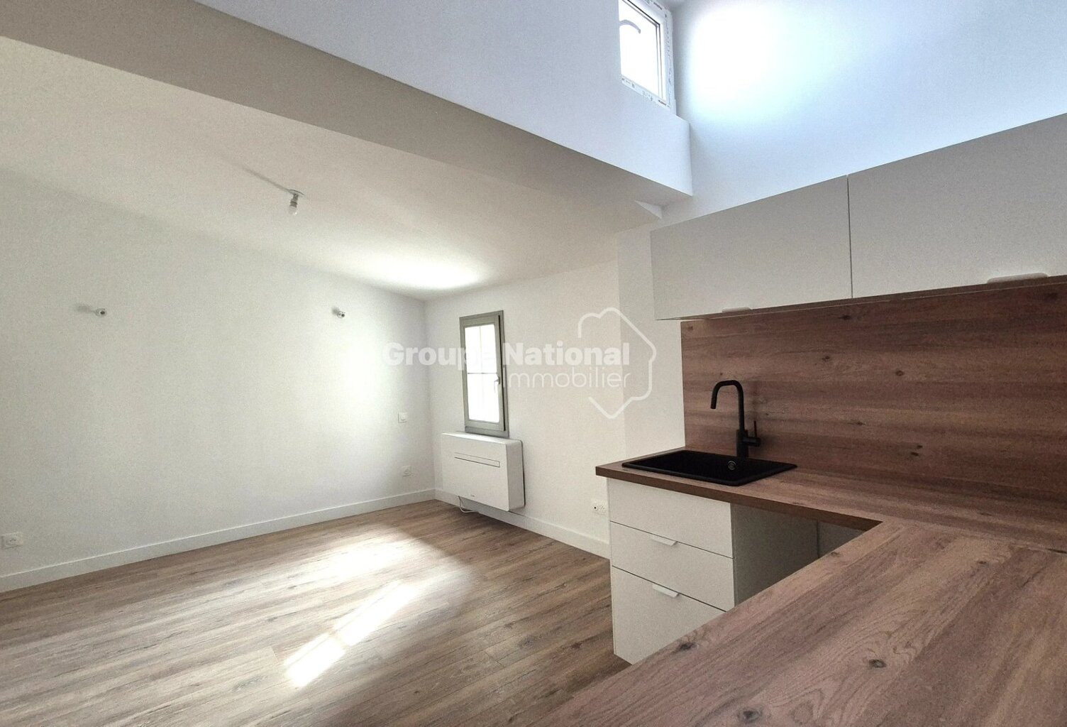 ST DIDIER APPARTEMENT ENTIEREMENT RENOVE — photo 1