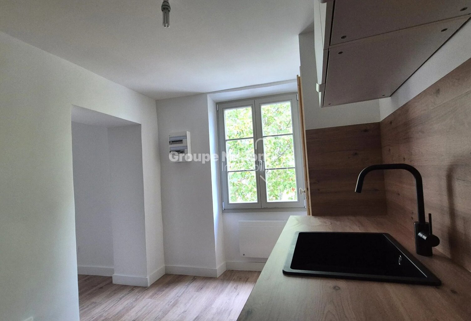 ST DIDIER APPARTEMENT ENTIEREMENT RENOVE — photo 1