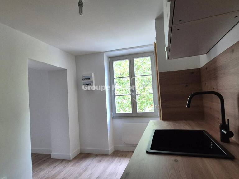 ST DIDIER APPARTEMENT ENTIEREMENT RENOVE — photo 1