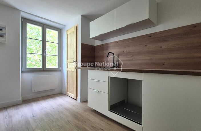 ST DIDIER APPARTEMENT ENTIEREMENT RENOVE — photo 2