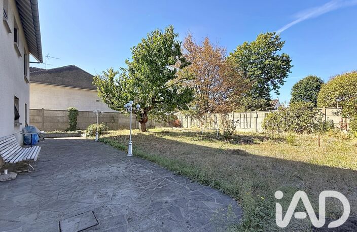 Vente Maison/villa 9 pièces — photo 2