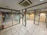 Location Local d'activités 226 m&sup2; — photo 2