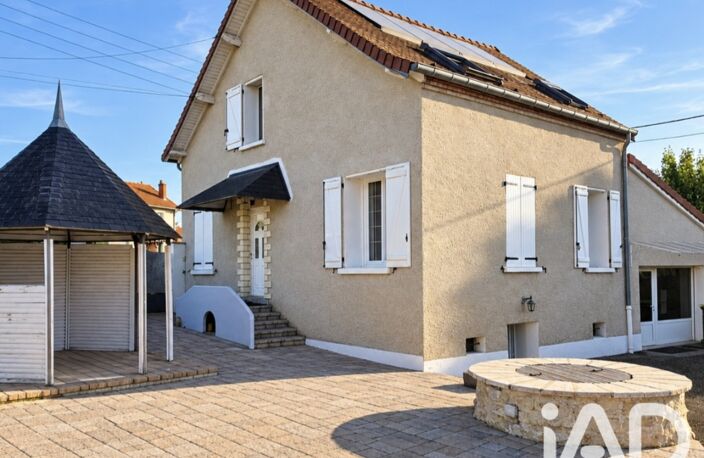 Vente Maison/villa 8 pièces — photo 2