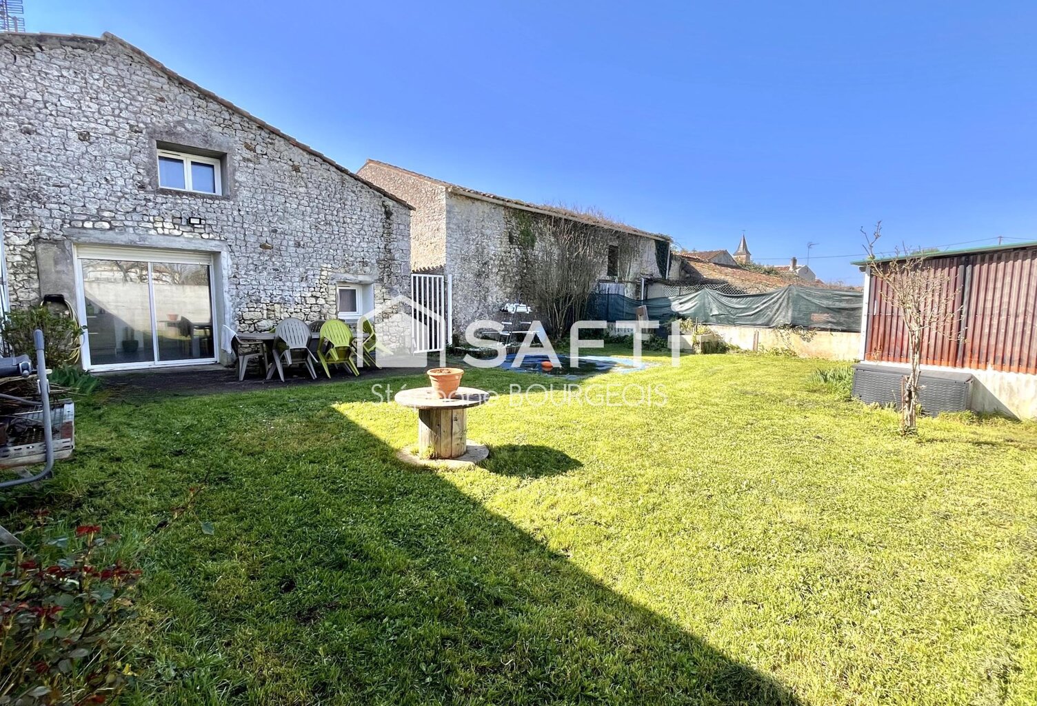 À Nieulle sur Seudre, maison d'environ 106 m2, 4 chambres, jardin clos + terrain constructible. — photo 1