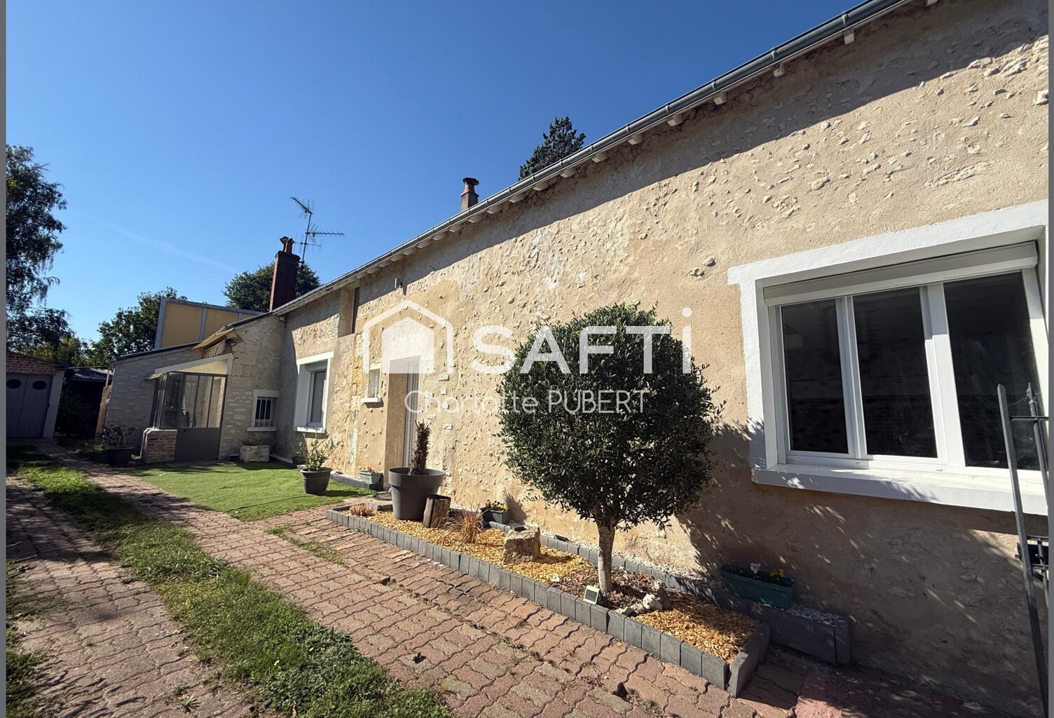 Maison de charme de 165 m² avec 6 chambres, garage et dépendance — photo 1