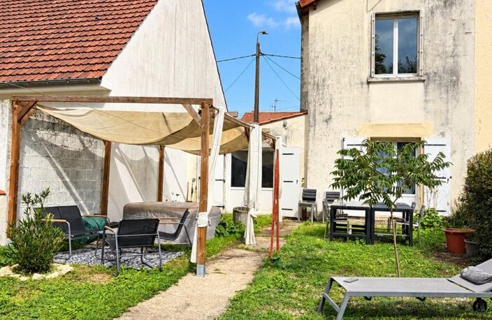 Niort- Le charme d'une maison avec jardin dans un quartier proche de la ville — photo 2