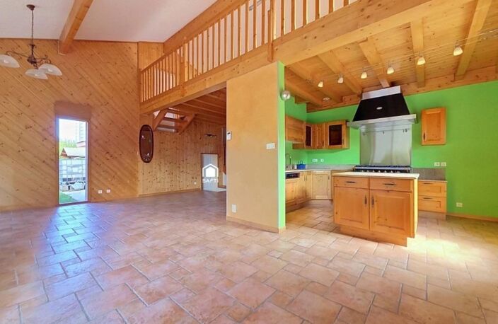 Maison familiale en ossature bois avec grand terrain à Meyrié — photo 3