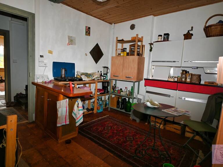À vendre : maison de caractère à Saint-Honoré-les-Bains — photo 1