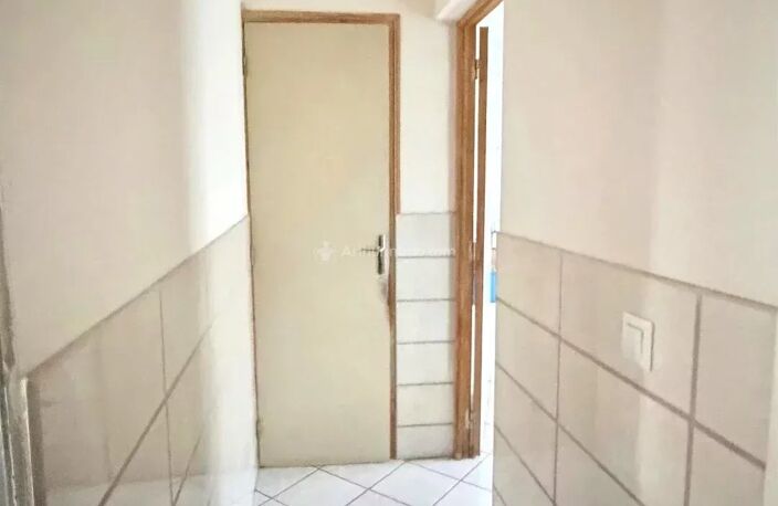 Vaires-sur-Marne, limite Brou — Maison à rénover avec combles et garage de 80 m² — photo 5