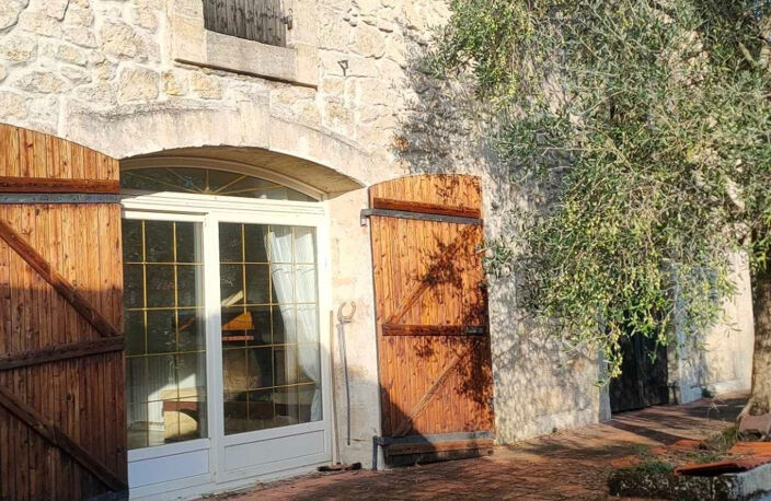 Grande maison en pierre de 208 m2 à Saint-Yzan-de-Soudiac — photo 3