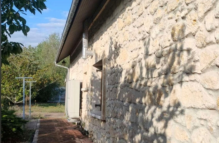 Grande maison en pierre de 208 m2 à Saint-Yzan-de-Soudiac — photo 4