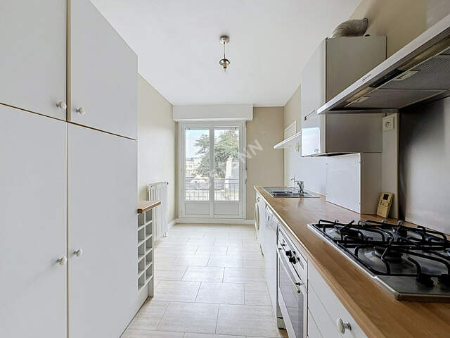Nantes Saint-Donatien - Appartement 2 pièces, balcon, parking et cave — photo du bien