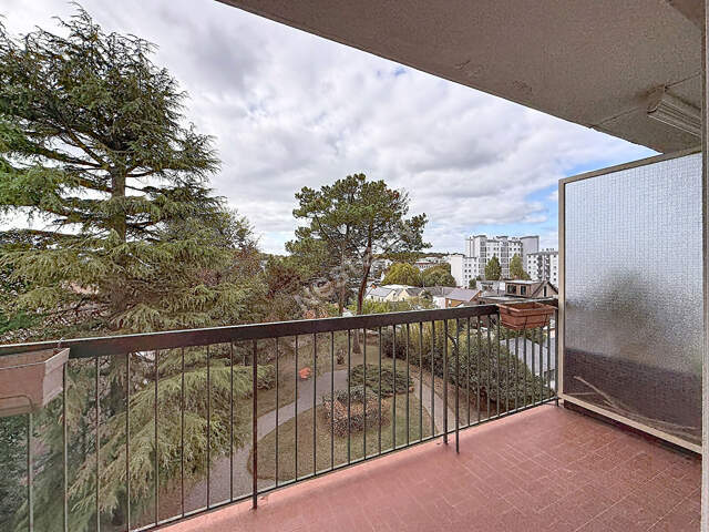 Nantes Saint-Donatien - Appartement 2 pièces, balcon, parking et cave — photo du bien