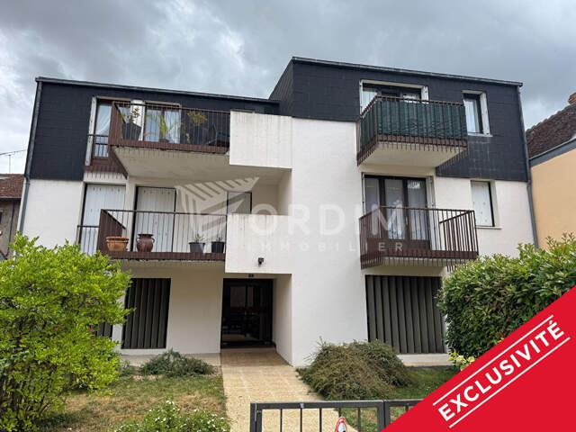 COSNE CENTRE APPARTEMENT T1 avec balcon, garage et cave. — photo du bien