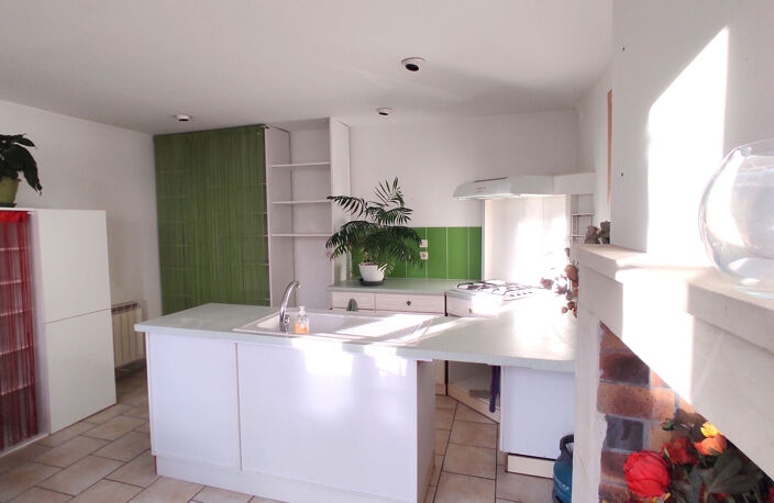 BELLE MAISON ANCIENNE DE CENTRE BOURG — photo 2