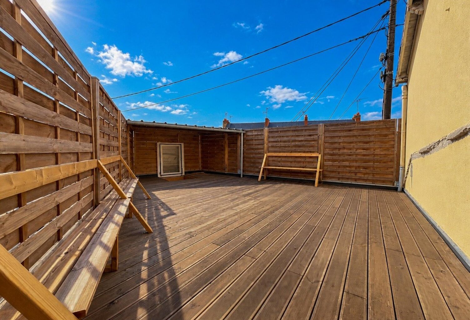 LE MANS  MAISON DE CARACTÈRE DES ANNÉES 40 AVEC GRAND GARAGE ET TERRASSE DE PLUS DE 40 M² — photo 1