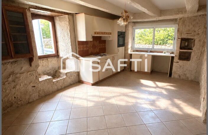 Maison en pierre en coeur de village + dépendances — photo 5