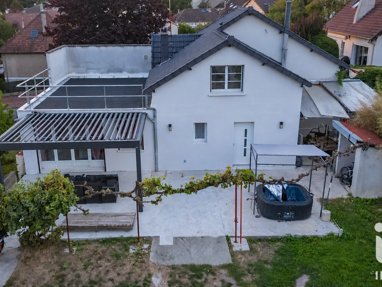 Vente Maison/villa 7 pièces — photo 1