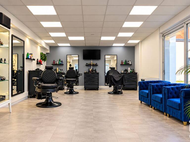 Location Local d'activités 90 m&sup2; — photo 1