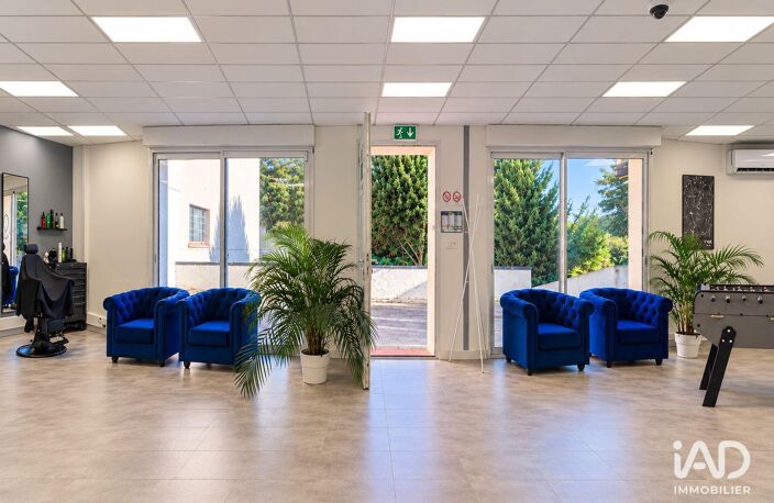 Location Local d'activités 90 m&sup2; — photo 2