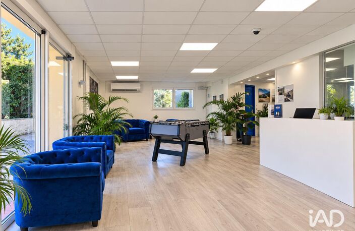 Location Local d'activités 90 m&sup2; — photo 3