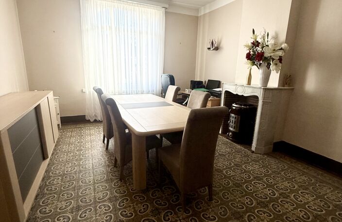 Vente Maison/villa 8 pièces — photo 2