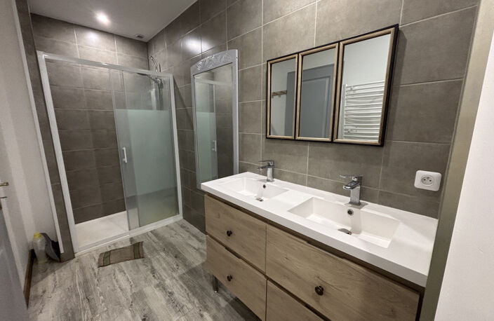 À LOUER T3 EN DUPLEX MEUBLÉ — photo 4