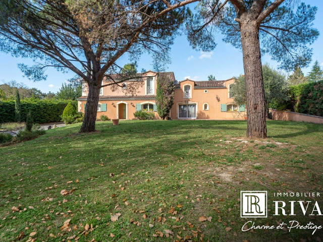 VILLA DE 339 M2 - 6 CHAMBRES - SUR 3200 M2 — photo du bien