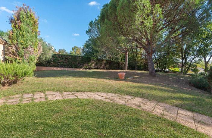 VILLA DE 339 M2 - 6 CHAMBRES - SUR 3200 M2 — photo 4