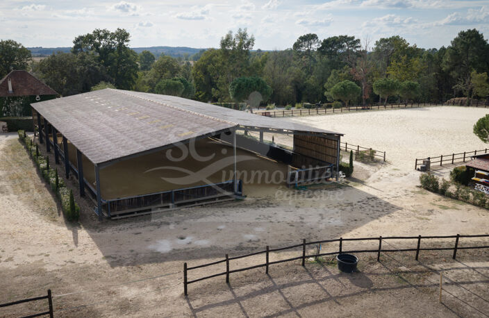 Propriété équestre sur plus de 21 hectares   Trois logements — photo 2