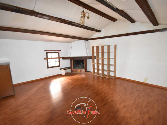 Dans MAISON DE VILLAGE - APPARTEMENT 4P EN DUPLEX — photo du bien