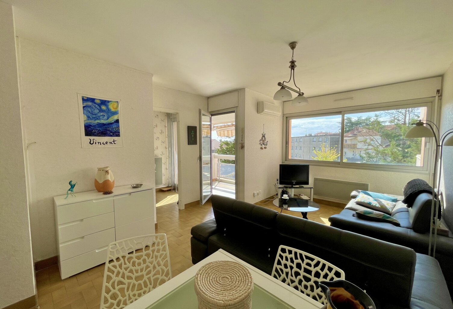 Appartement T4 lumineux avec balcon, garage et parking — photo 1